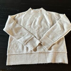 Universal Thread - Cream colored knit sweater - XS